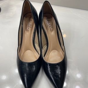 Abella Black Pumps
